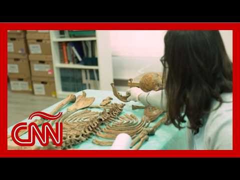 This is how the team that identified the remains of Che Guevara and the Falklands soldiers works.