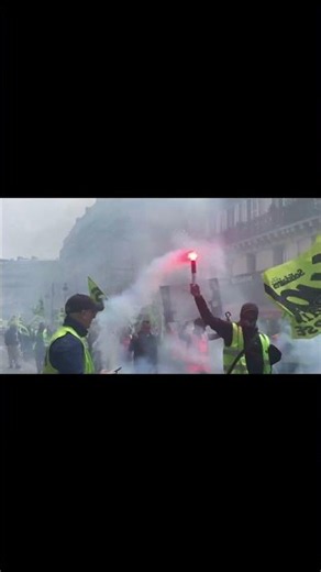 🔴 PARIS | "All together, all together, general strike!"