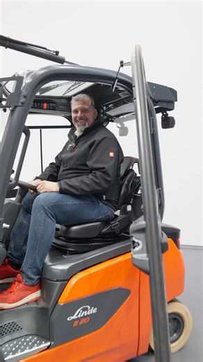 🎉 Neuzugang im Mietpark! Der Linde E20 ist ab sofort bei uns im Mietbestand – stark, effizient und leise im Einsatz. 💪🔋 Mit seiner leistungsstarken Li-ION-Technologie, präzisem Handling und kompakter Bauweise ist er der perfekte Partner für jeden Einsatz – egal ob Lager, Produktion oder Logistikzentrum. 👉 Jetzt verfügbar bei Willenbrock Fördertechnik – schnell, flexibel, zuverlässig. #LindeE20 #Staplerliebe #WillenbrockMietstapler #LindeMH #Elektrostapler | Willenbrock Fördertechnik GmbH