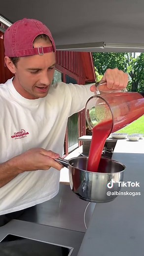 Hemmagjord rosa mjölk recept – 3 ingredienser