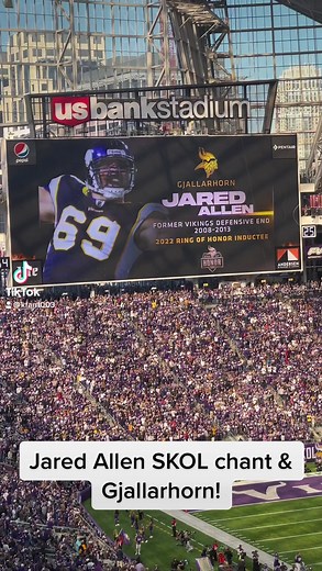 Jared Allen leads the SKOL Chant and blows the Gjallarhorn before the Vikings game! #kfanvikes | KFAN FM 100.3