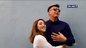 34K views · 144 reactions | Wijin dan Gisel bertemu lagi, Gisel pun masih memakai gelang pemberian Wijin. #SelebritaExpose | TRANS7 | Facebook