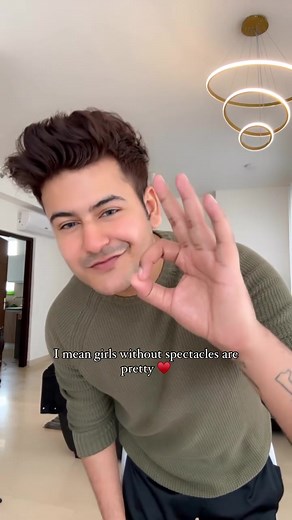 Discover the Best Spectacles for You and Your Friends