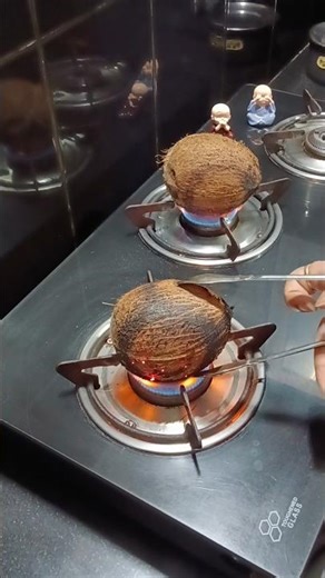 How To Remove Coconut From the shell very easily, Coconut shell kaise remove karen bahut aasani se