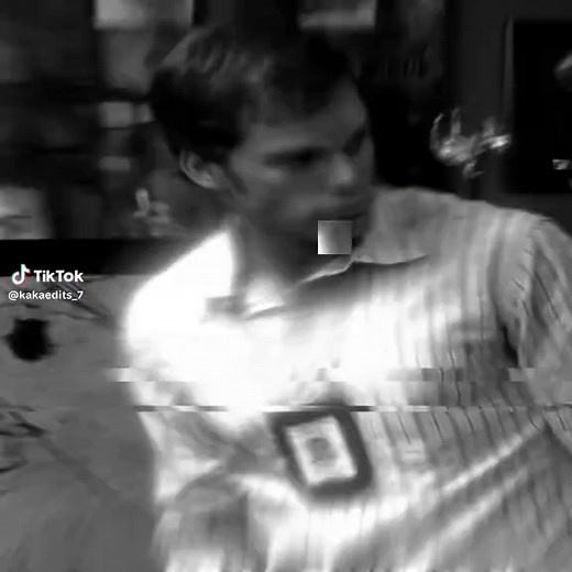 Dexter y Brian: La Conexión Impactante