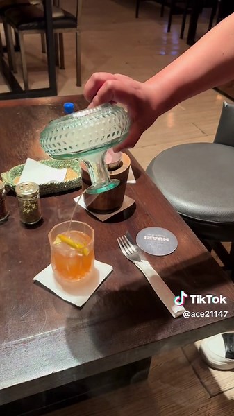 How to Mix a Refreshing Cocktail at Home