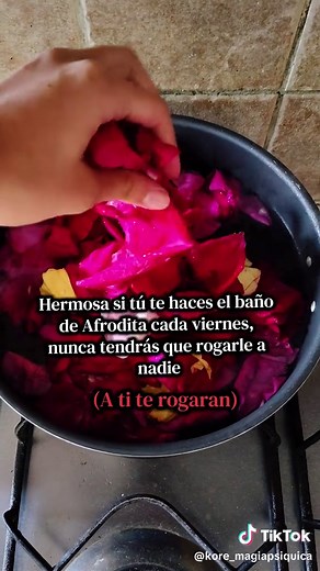 Ritual de Baño de Afrodita para Conectar con Tu Energía