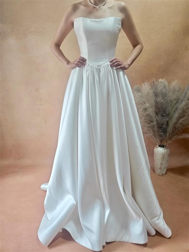 Minimalist Satin Wedding Dress Basque Waist Bridal Gown - Etsy
