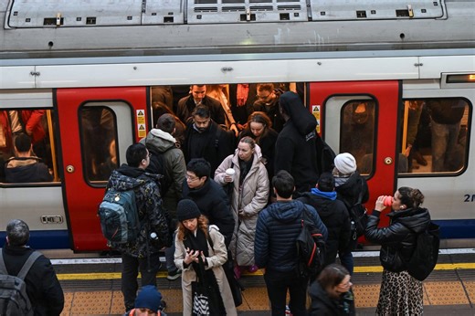 Metropolitan line suffers severe delays