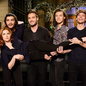 Amy Adams Gets One Direction Under the Mistletoe in Funny Saturday Night Live Promo—Did It Work?! Watch Now