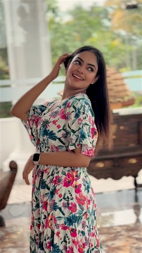 Geethma Bandara on Instagram: "හිනා වෙයන් කෙල්ලේ 😊❤️ Wearing : @ladyzclothing.lk @kasunwickramasingheig @producer99lk #rajapaminiya #new #geethmabandara"