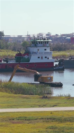 Exploring Amphibious Swamp Buggies and Excavators