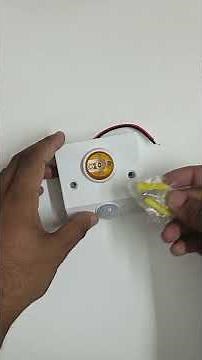 Adjustable Lamp Holder With PIR Motion Sensor