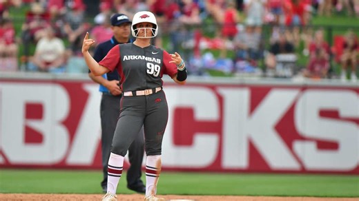 Arkansas Razorbacks win game one in NCAA softball championship