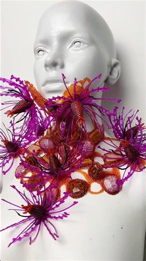 Making futuristic statement jewellery with a 3D pen #karinabond #3dprinting #3dpen #jewellery