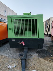 [Hot Item] Low Price Hot Sale Good Quality Sullairdpq600rh Mobile Screw Air Compressor