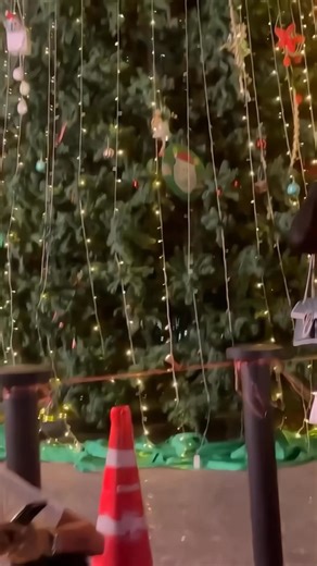 Gorgeous and charming freelancer in bangkok near thermae cafe #thailand #bangkok #travel #food #nightlife | Travel with me