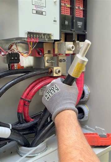 Compressor pin adapter mashine #journeyman #electricity #automation #electricalwork #masterelectrician #lowvoltage