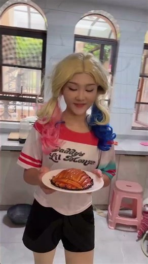 Did the clown fail in his declaration of love? 😍🥰😘 (Don't imitate the story's dramatization.)