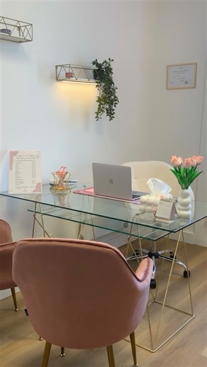Justine Pinto © on Instagram: "✨ Nouvelle adresse beauté à découvrir entre Annecy et Genève ✨ J’ai découvert Skinity Institut, le nouvel institut de Sonali, infirmière reconvertie et passionnée par les soins esthétiques et l’anti-âge. Un lieu raffiné, une vraie expertise, et surtout des soins qui font la différence. Épilation laser diode, peelings, Aquapeel, LED… Chaque soin est personnalisé, réalisé avec précision et douceur, pour des résultats visibles dès les premières séances. 📍 Saint-Julie