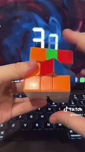 Square-1 Solved in 10.94 Seconds - Slow-Motion Puzzle