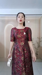 Chỉ cần đầm gấm hoa, đã đủ khí chất cho buổi tiệc cuối năm rồi các chị nhỉ🤩🤩 | Thoi Trang Xinh