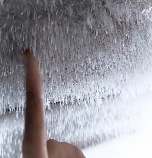 1.3M views · 21K reactions | The night was extremely cold in a large underground house with a temperature of -27 outside and +25 inside the bunker. | Thomas Wilderness | Facebook