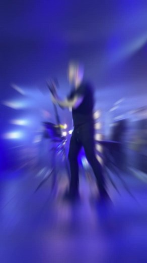 Live Concert Performance by Modà: Energetic Vibes