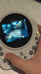 PLAYSTATION 1 PORTÁTIL RODANDO RESIDENT EVIL 3! 🤯🎮🧟