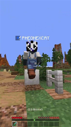Farmer almost milked ME 😨 #minecraft #gaming #combo