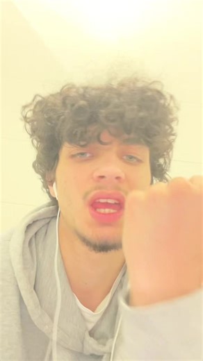 Videos de Завтра (@domestos._d) con “оригінальний звук - Prince Tarik”