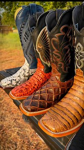 All of our boots are made with 100% leather and meticulously handcrafted in Leon Gto, Mexico. These boots will be shipped to you on the same day as your order is placed! | Texas Boot Ranch