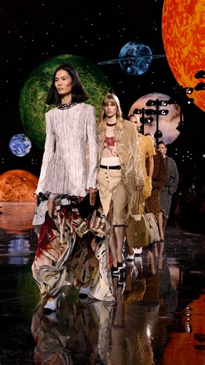 CHANEL on Instagram: "An imaginary conversation with Gabrielle Chanel, and a return to her personal style, masculine-feminine, as well as her fundamental fabrics: tweed, jersey and silk. Reworked, recut, and reinterpreted. CHANEL Spring Summer 2026 collection. Matthieu Blazy for CHANEL. See more at chanel.com #CHANELSpringSummer #CHANELShow @Matthieu_Blazy @Le19M @MaisonDesrues @Maison_Lemarie @MaisonMichel @Lesage @Goossens_Paris @AtelierMontex @Aditsa_Berzenia @Jiangxiuli09 @TatyanaPerry28 @Da