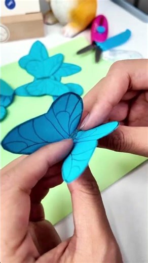 This butterfly craft is just so pretty—and super easy! I can’t wait to decorate it! #yplus #artwork