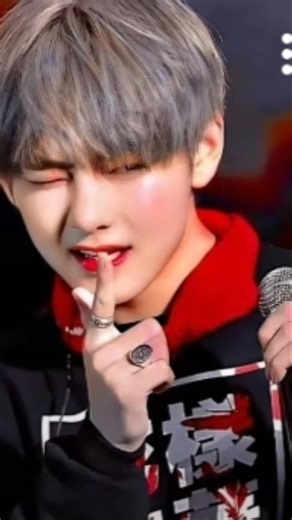 #bts V so cute 🥰 WhatsApp status please BTS fan like subscribe please subscribe 😭🙏🏻 subscribe 🙏🏻🥺😭🙏🏻