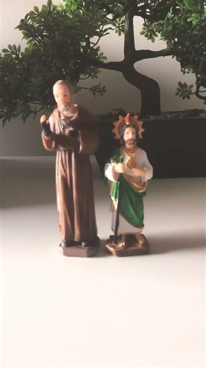 Santo Review: Padre Pio and San Judas