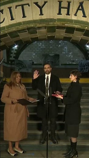 Mamdani takes oath on Quran in historic New York mayor ceremony