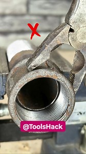 Be sure to remember this trick.. How to easily unscrew a coupling (or sleeve / socket) if you don't have the right tool ⚒️🧑‍🔧🔩🔧🛠️✅ . . #reelsfb #short #toolstour #5minutescraft #hacksandtips #5minutecrafts #drillingtools #WorkshopTools #diytools #lifehacks | Tools Hack