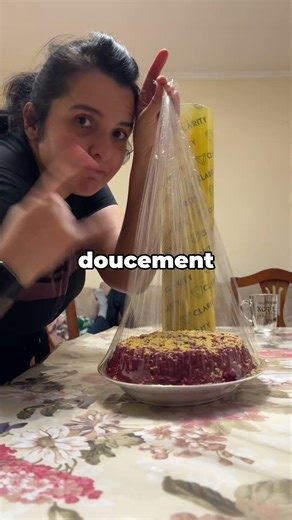 Protecting a cake without damaging it | Tip