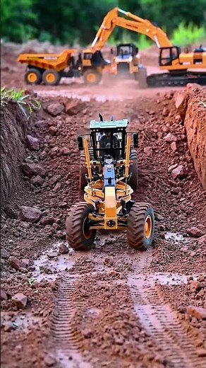 RC Grader Smoothens the Construction Site – Watch the Precision Work!