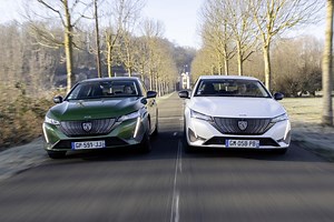 Essai comparatif : Peugeot 308 électrique ou hybride rechargeable, laquelle choisir ?