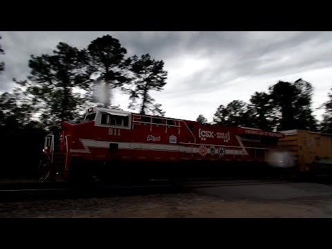 CSX 911 Honoring 1st Responders Locomotive