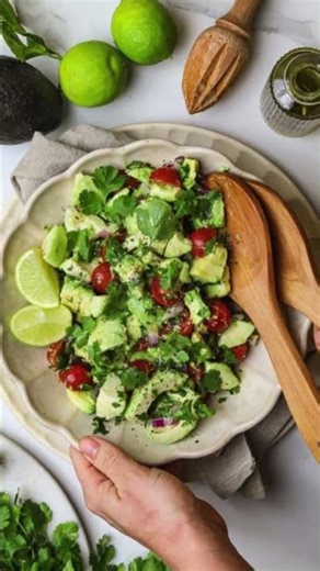 Guacamole Salad 🥑 🥗 #avocadorecipes #salad #recipe