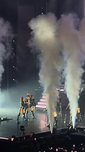 8.4K views · 57 reactions | https://buff.ly/drFfvnG Óriási bulit csapott Jennifer Lopez az MVM Dome-ban, tatai lány is mesélt a koncertről﫶 : Beküldött | Kemma.hu | Facebook