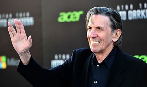 The Big Bang Theory: Sheldon reads a note from Leonard Nimoy