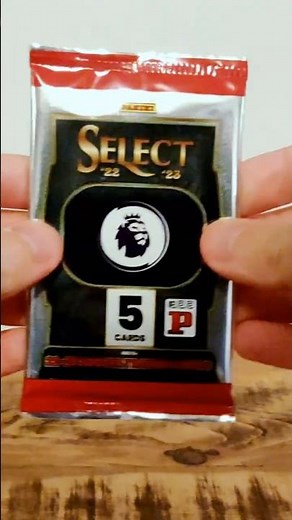 Bird hunting! Looking for peacocks in Select Premier League International 2022-23! #soccercards
