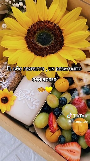Solo contamos con 8 cajitas en stock , corre y no te pierdas este hermoso detalles 💛 #floresamarillas🌻 #limaperutiktok #21deseptiembre #detalles_que_enamoran #girasol #desayunosorpresa #empren #linamar #rosasamarillas