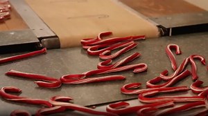 Watch Doscher’s Candy Co. make handmade candy canes