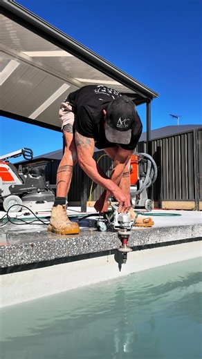 getting that perfect bullnose 🔥 Edging Gear ◦ @edge_pro_honing_systems Grinding Gear ◦ @husqvarna_polished_concrete_au Sealer ◦ Miraseal X ◦ @vulkconcrete Concrete ◦ @premix_concrete Workwear ◦ @fxdworkwear *concrete poured by others. | Modern Concrete Co