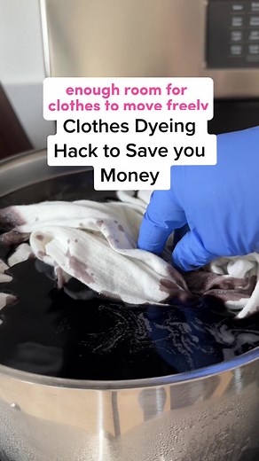 If your white & light clothing start looking dingy or stained try dyeing them instead of donating! Dyeing clothes a dark color can give your clothes a whole new life and make them feel brand new. #sustainableliving #nofastfashion #sustainablefashion #ecofamily #clothinghack #lifestylehack